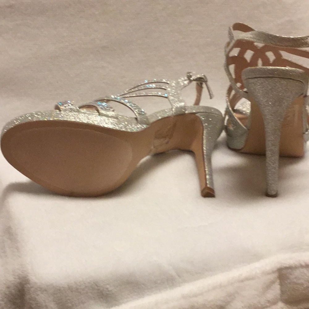 Shoes - Picture 2 of 8